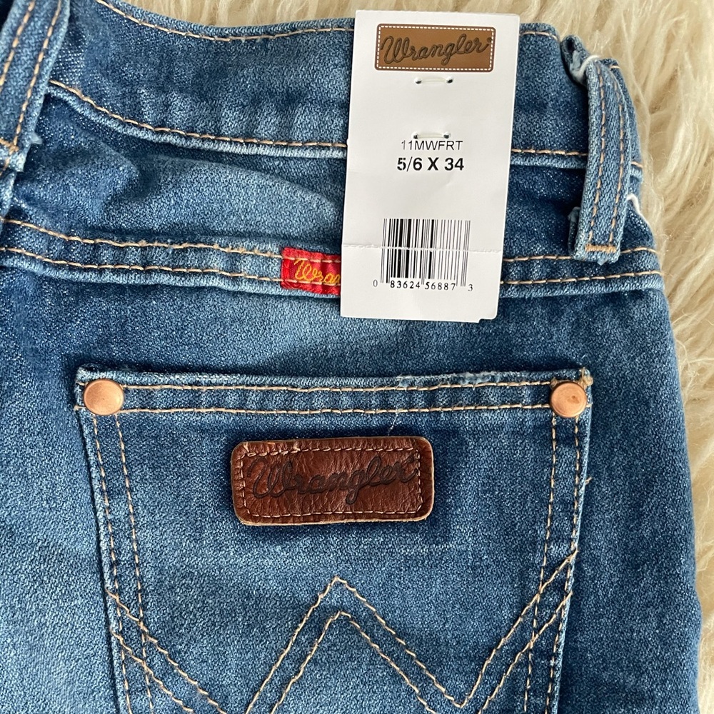 Wrangler 11mw distressed boot cut flare